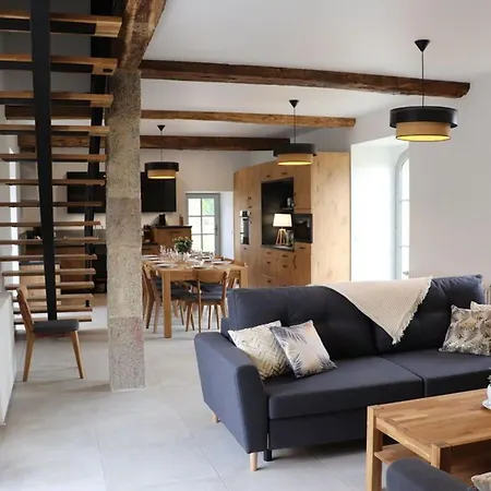 Hébergement de vacances Logis De Caractère 18ème Siècle, 10 Personnes - Fr-1-426-428 *